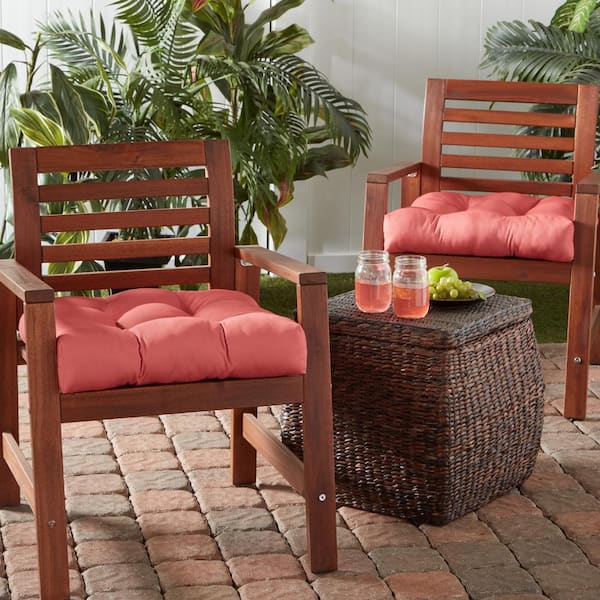 https://images.thdstatic.com/productImages/b5909991-eb7a-44d2-9414-3c4e52f45a08/svn/greendale-home-fashions-outdoor-dining-chair-cushions-oc6800s2-coral-c3_600.jpg