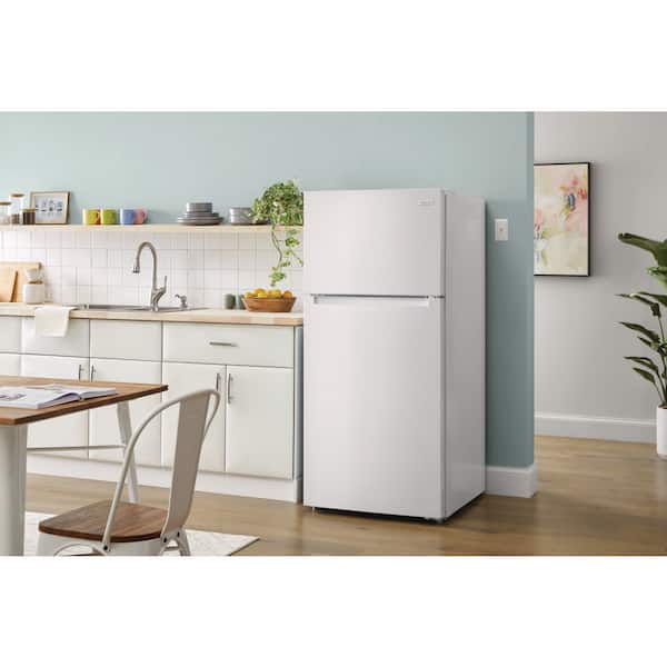 Vissani 14.2 cu. ft. Top Freezer Refrigerator in White, Garage