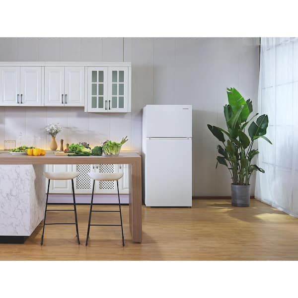 Vissani 18 cu. ft. Top Freezer Refrigerator in White with ENERGY