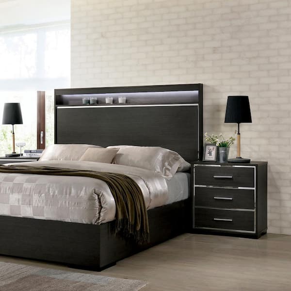 Furniture of America Magda 3-Drawer Warm Gray Nightstand