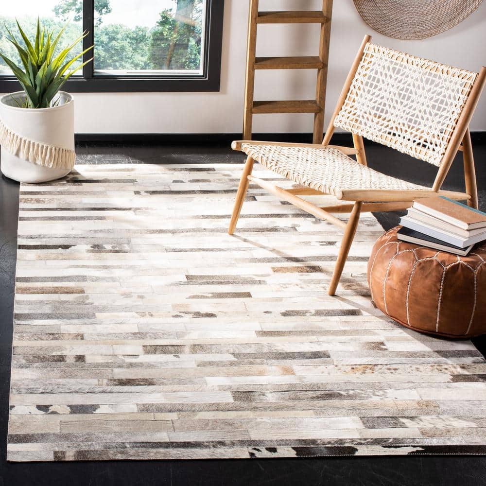 Hand-Knotted Geometric Gray Cowhide Accent Rug 2' 3" x 5'