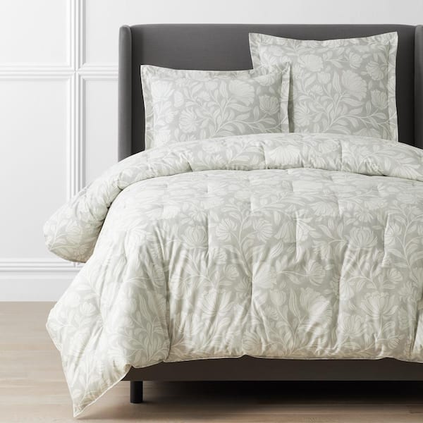 The Company Store Legends Hotel Maytime Wrinkle-Free Light Gray Full Sateen Comforter