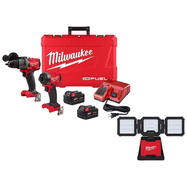 M18 FUEL 18V Lith-Ion Brushless Cordless Hammer Drill/Impact Driver Combo Kit (2-Tool) w/2 Batteries & M18 Flood Light