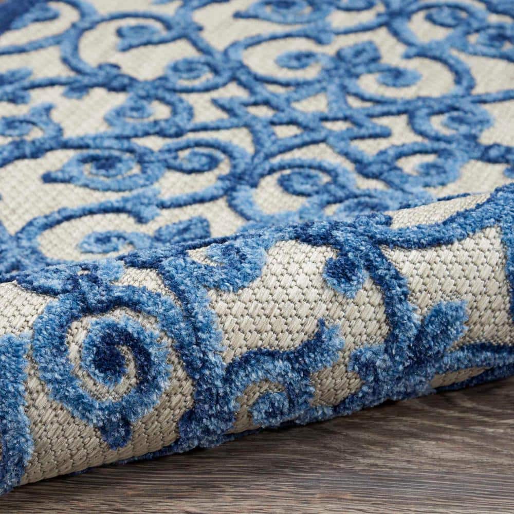 Aloha Grey/Blue Floral Indoor/Outdoor 2'8" x 4' Area Rug