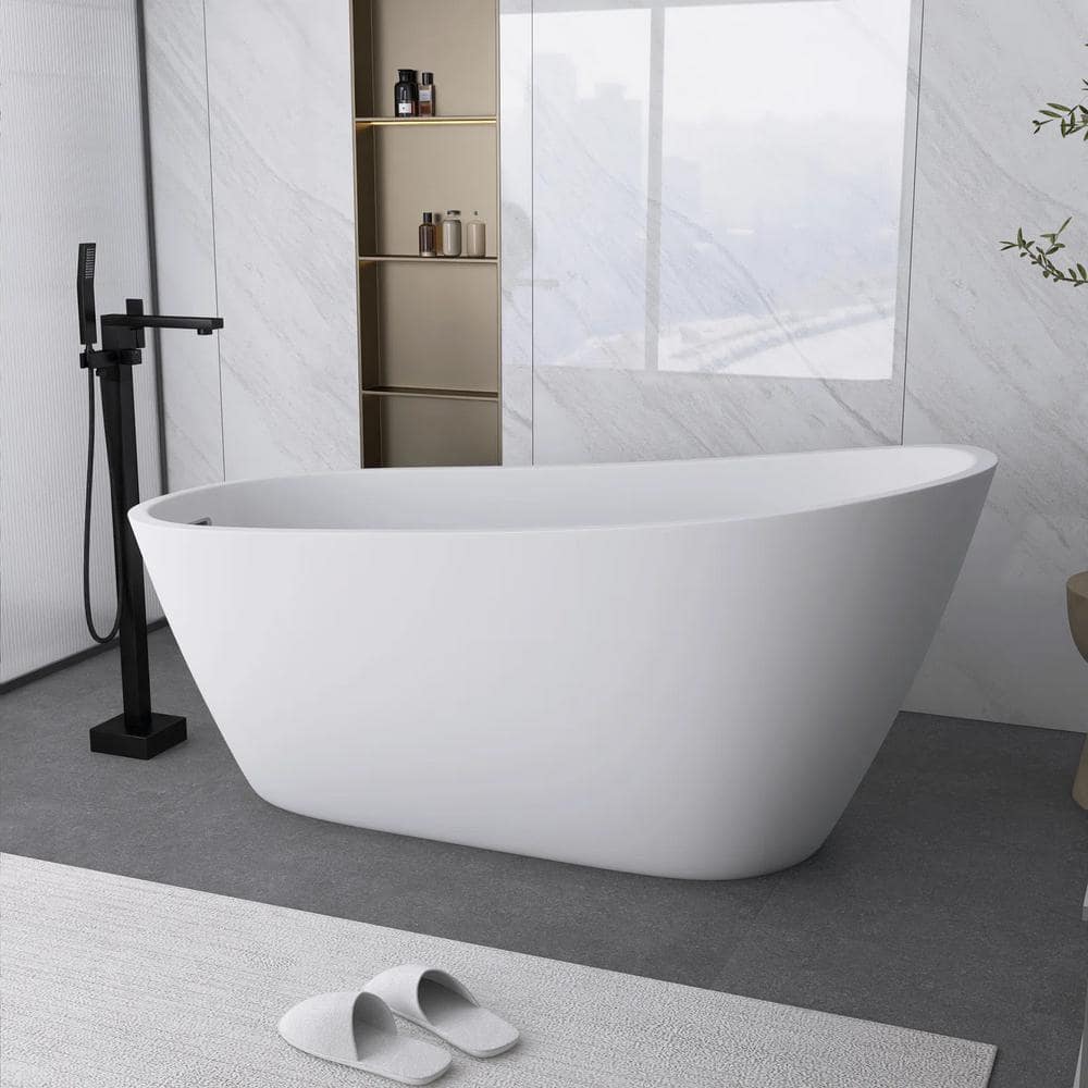 67-Inch Gloss White Acrylic Freestanding Soaking Bathtub