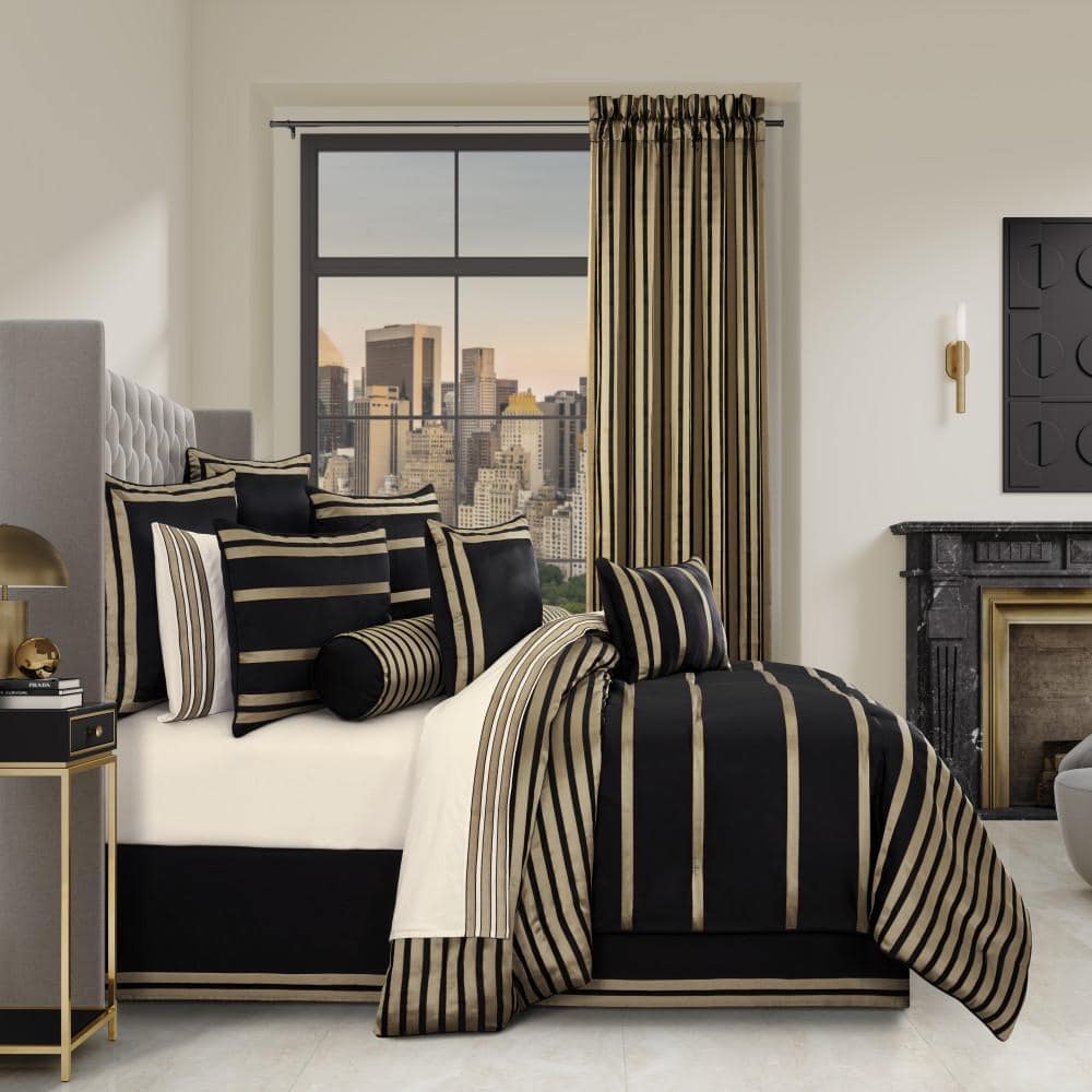 Charleston Black 4-Piece. Black Polyester Queen Comforter Set 96 X 92 in.
