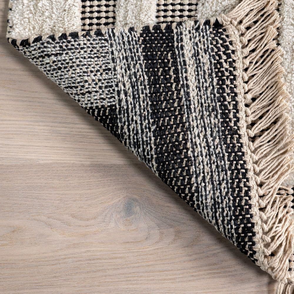 Ivory Tufted Rectangular Wool and Cotton Area Rug, 5' x 8'