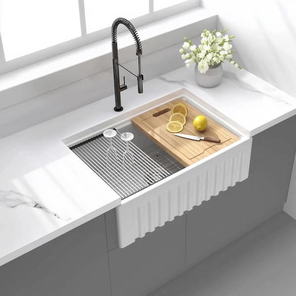 30 in. L x 19 in. W Farmhouse/Apron Front White Single Bowl