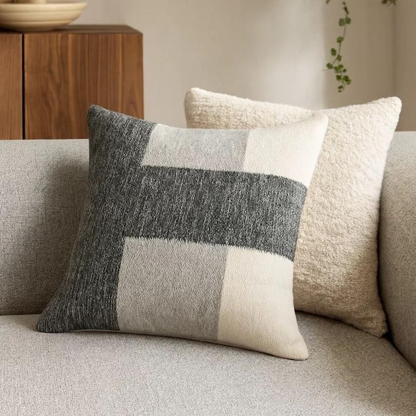 Skio Gray Viscose Marble Yarn Texture 22 in. x 22 in. Throw Pillow