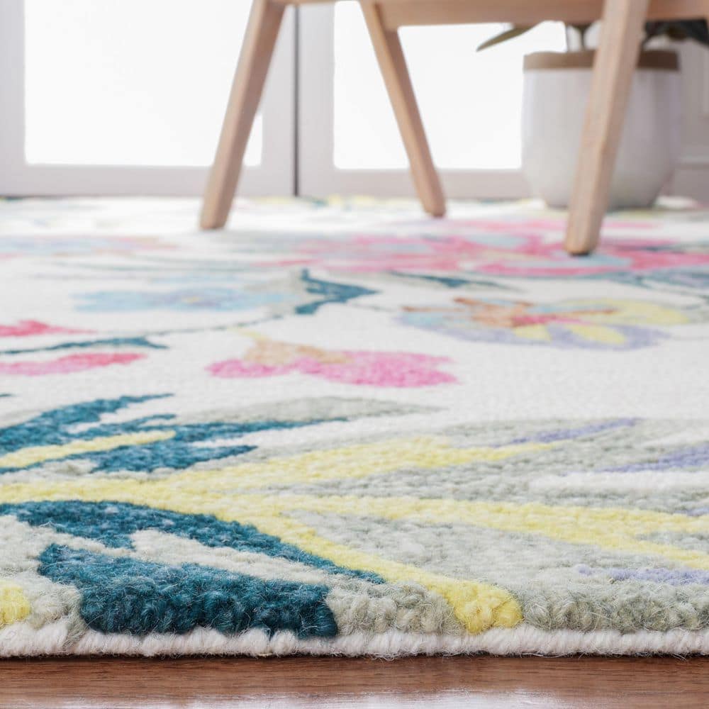 Ivory and Pink Floral Hand-Tufted Wool 4' x 6' Area Rug