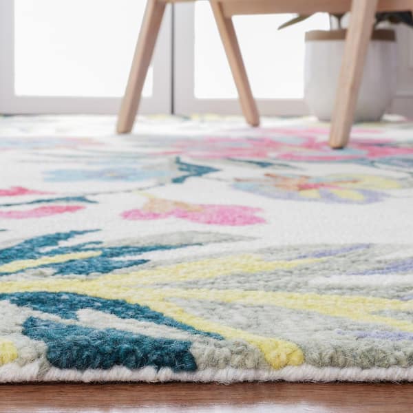 4'x6' Solid Area Rug Light Pink/Ivory - Safavieh