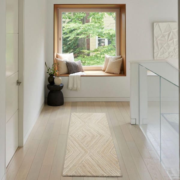Graceful Ivory 2 ft. x 8 ft. Geometric Contemporary Runner Area Rug