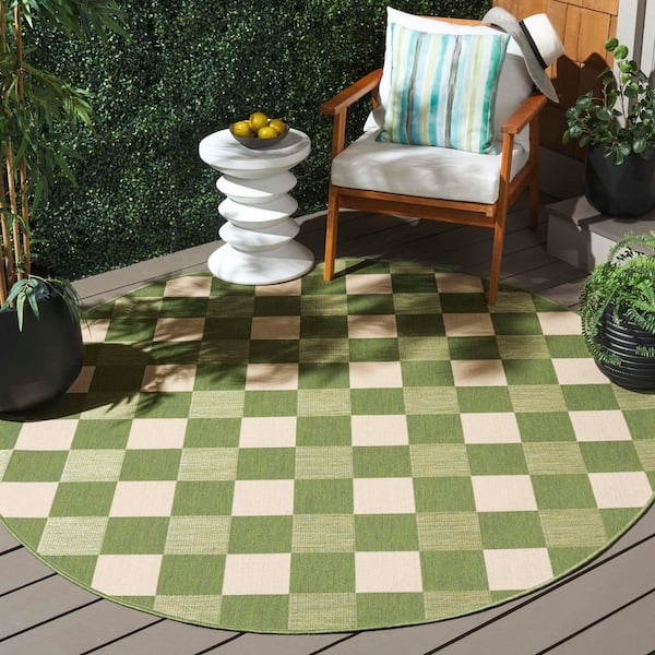 Courtyard 7 ft. x 7 ft. Green/Sage Checkered Indoor/Outdoor Round Rug
