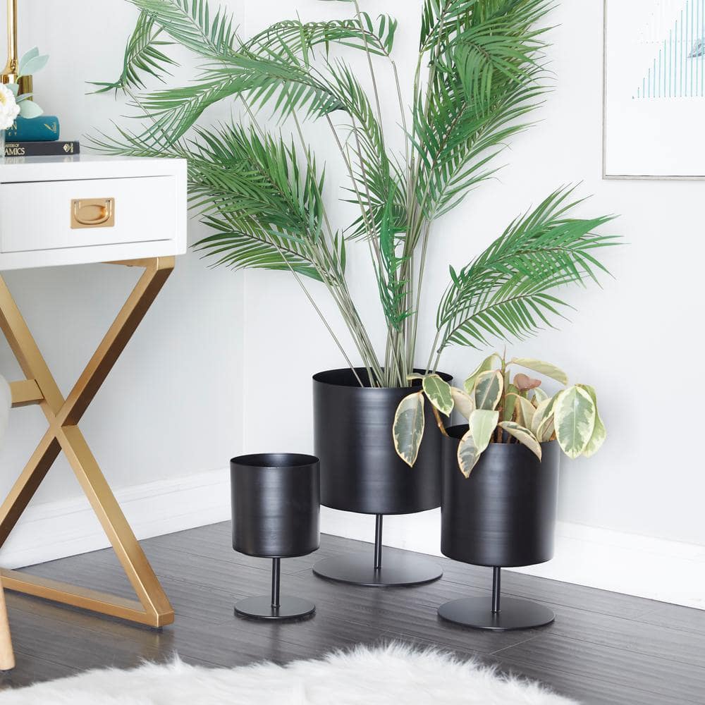 Black Metal Modern Round Planter with Stand, Set of 3