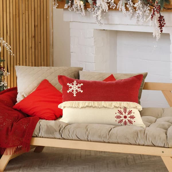 Indoor Skyline Christmas Lumbar Pillow Rectangular Throw Pillow