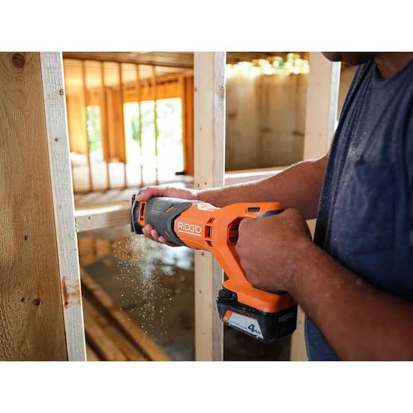 RIDGID - 18V Lithium-Ion (2) 4.0 Ah Battery Starter Kit with Charger and Bag