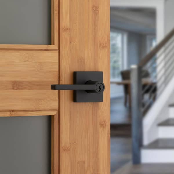 木戸 Kwikset Halifax Satin Brass Rectangle Keyed Entry Door Lever with