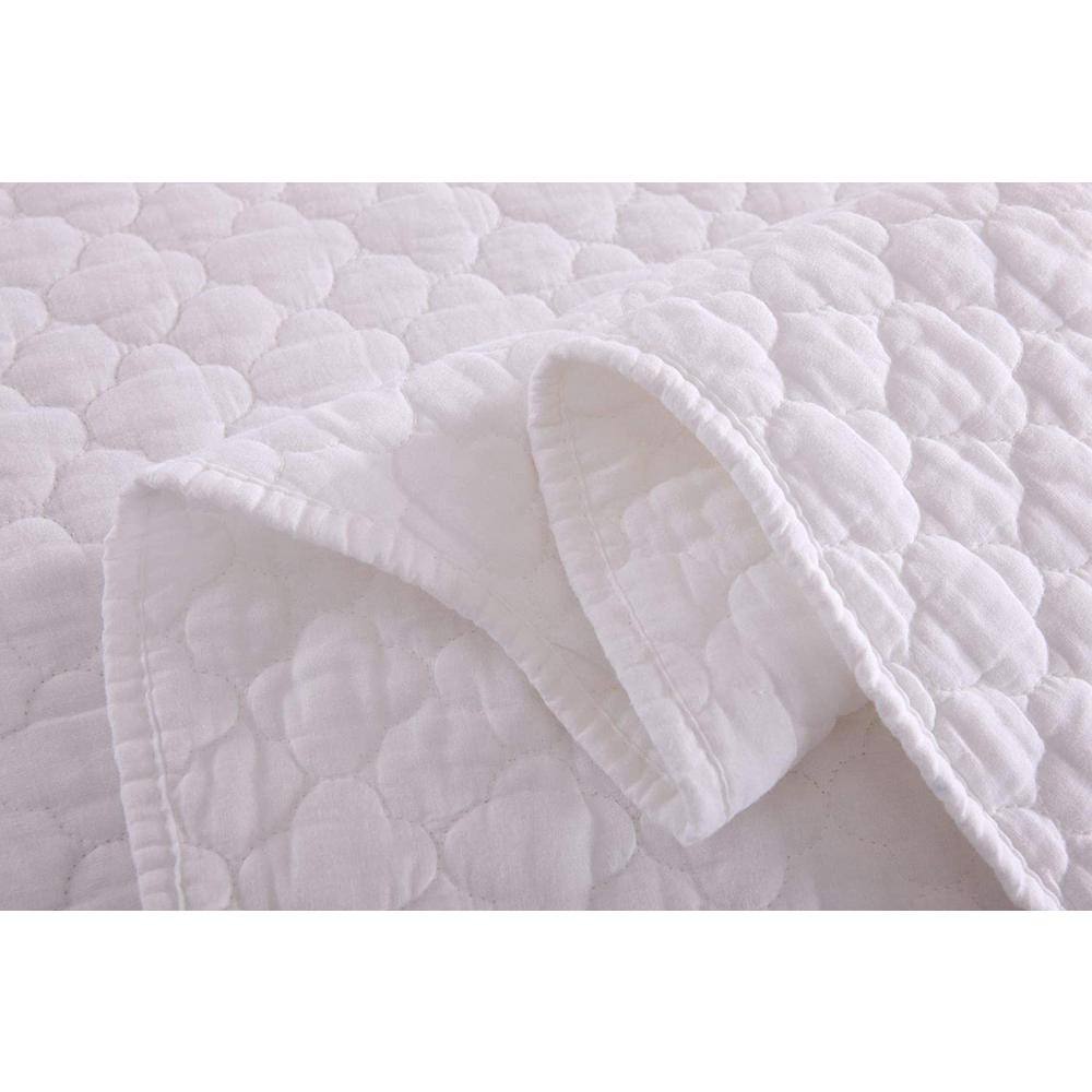 White Cotton Queen Size Scallop Quilted Bedspread Set