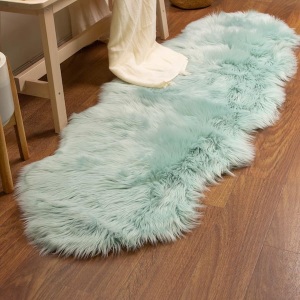 Super Area Rugs Serene Silky Faux Fur Fluffy Shag Rug Light Brown 4' x 6'  Sheepskin SAR-SER01-LIGHT-BROWN-4X6-SHAPED - The Home Depot