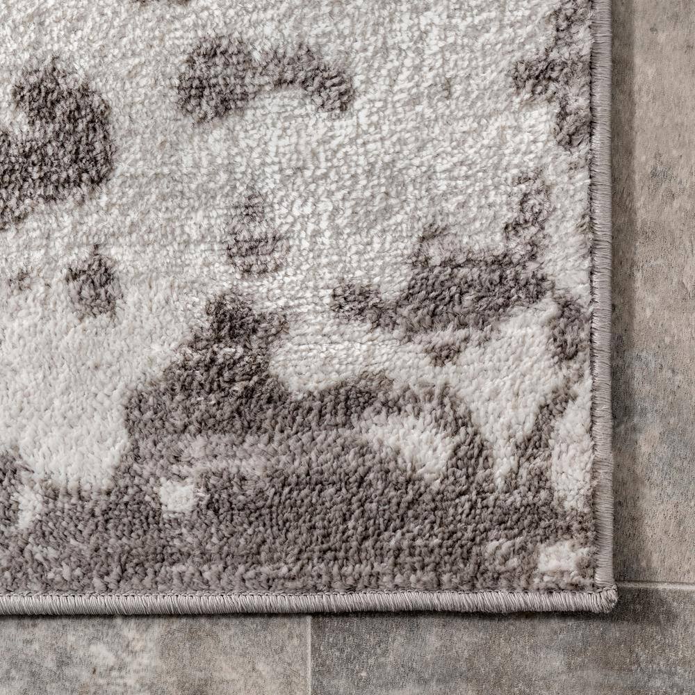 Gray Abstract Synthetic Rectangular Area Rug, 4' 3" x 6'