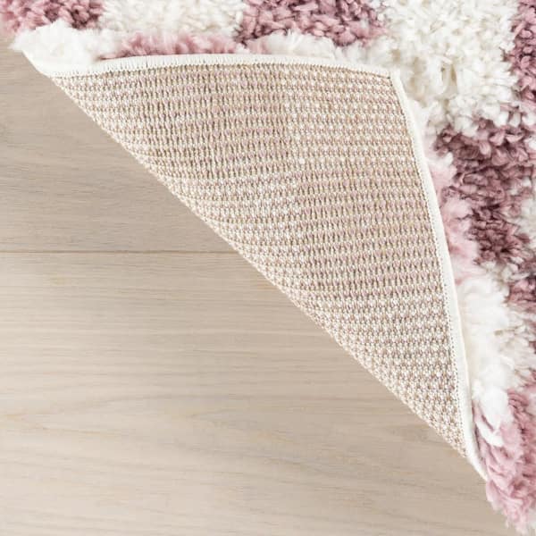 nuLOOM Bettie Retro Checkered Shag Pink 7 ft. x 9 ft. Indoor Area