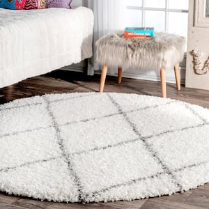 Shanna Easy Shag White Doormat 3 ft. x 5 ft. Oval Rug