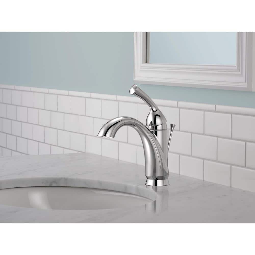 Chrome Single Hole Modern Bathroom Faucet with Drain Assembly