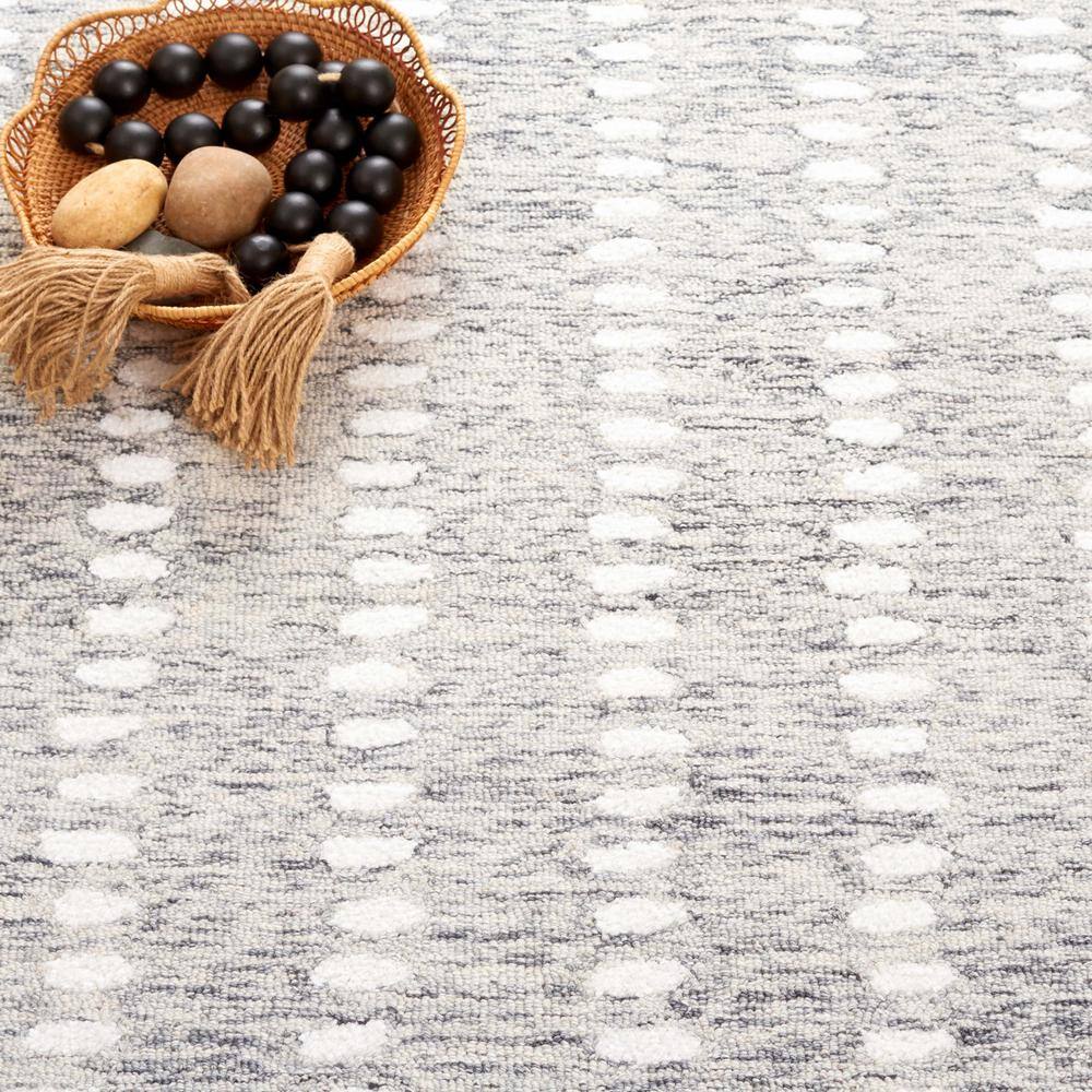 Gray and Ivory Wool Chenille Abstract 3' x 5' Area Rug