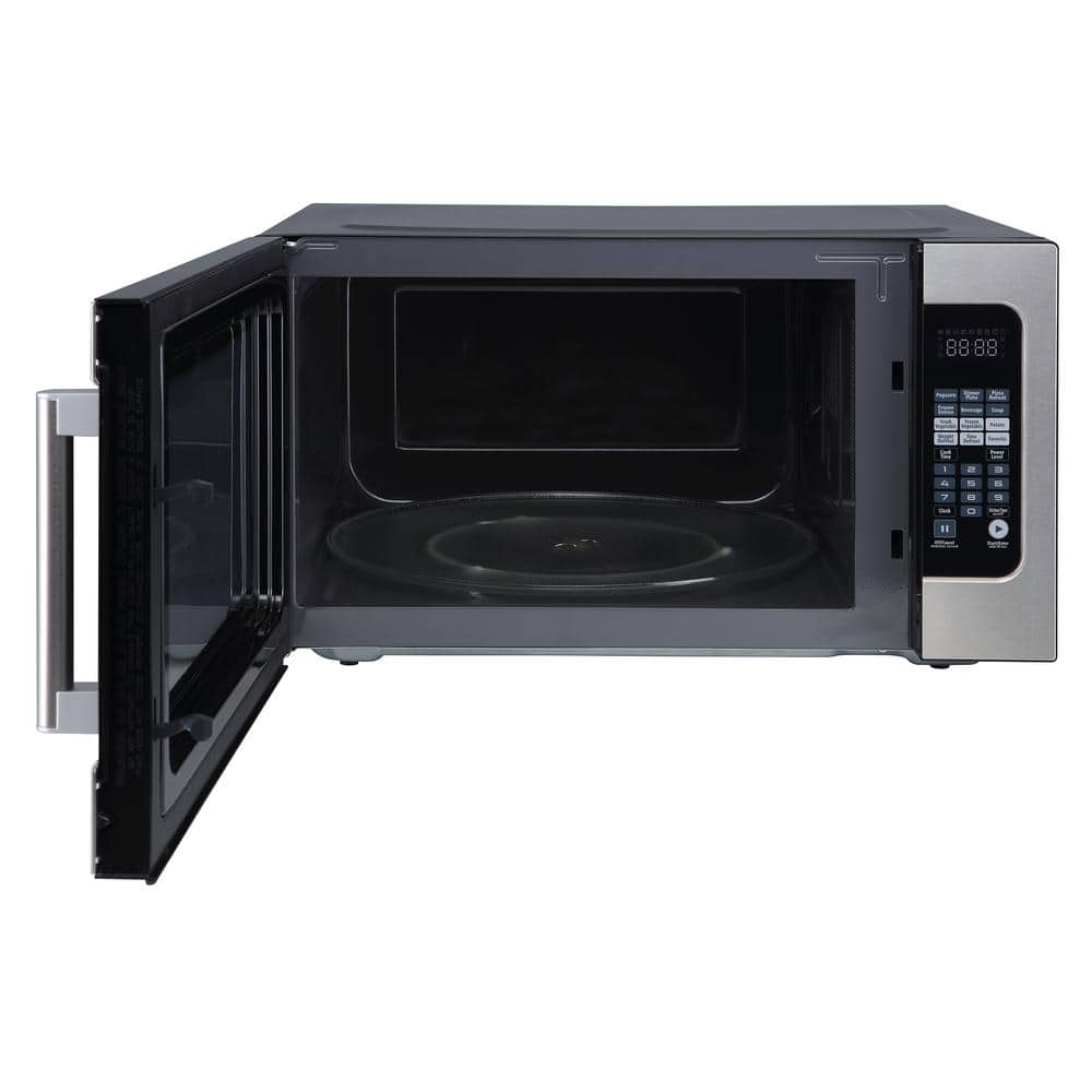 Magic Chef Medium Stainless Steel Countertop Microwave Oven
