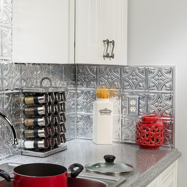 Fasade Inside Corner Trim 0.55-in W x 18-in L Crosshatch Silver PVC Tile Edge Trim