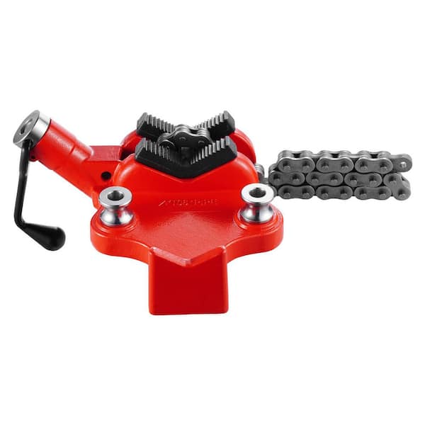 Heavy-Duty Pipe Chain Vise, 1/4 in. 6 in. Pipe Capacity, Industrial-Grade Pipe Clamping, 28 in. Rugged Chain