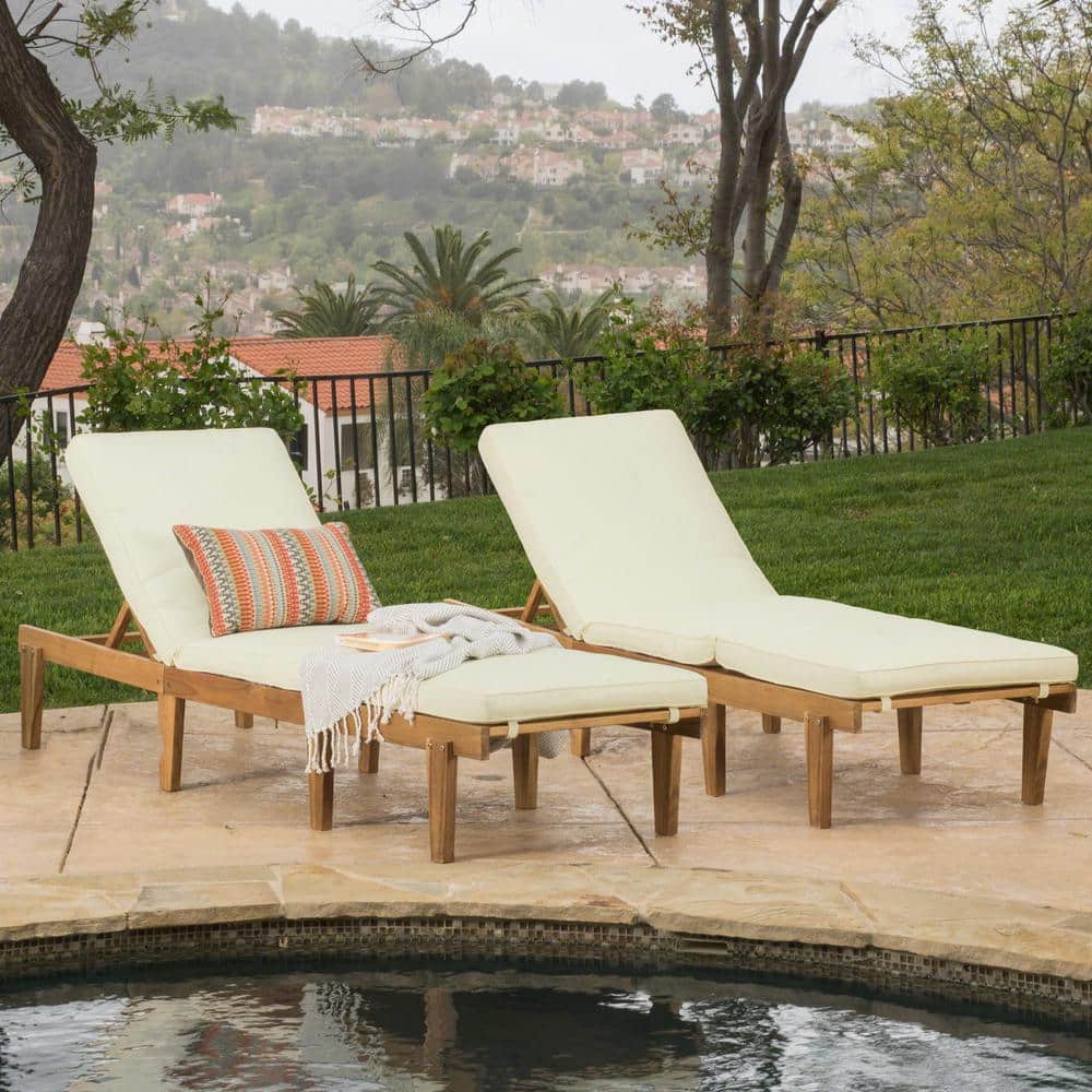 Teak Finish Acacia Wood Chaise Lounge with Cream Cushions