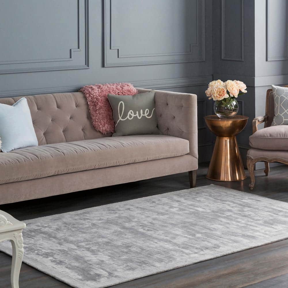 Lustrous Gray 9' x 12' Hand Loomed Wool-Viscose Blend Area Rug