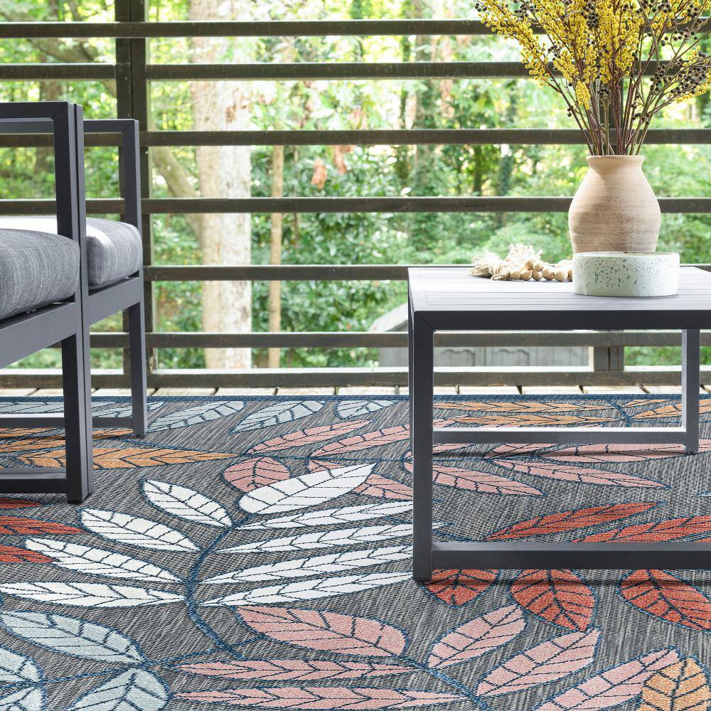 Tropic Essence Black Floral 5' x 7' Reversible Synthetic Rug