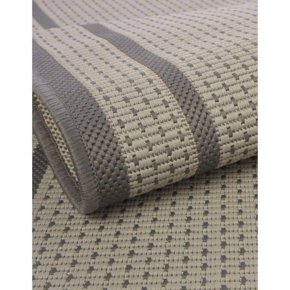 Reversible Easy-Care Gray Synthetic Outdoor Rug 7' x 10'