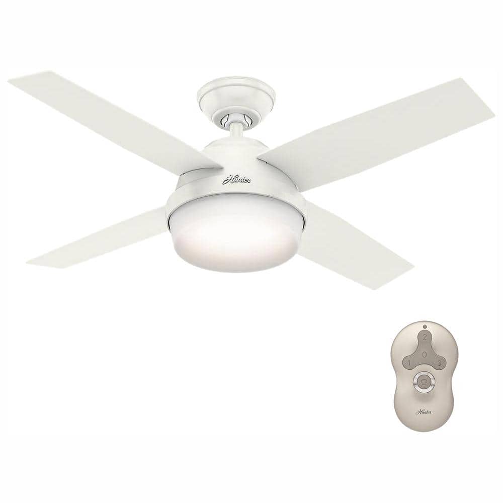 Hunter 44 in Traditional Fresh White Ceiling Fan w/ Light Kit & Remote Control 
