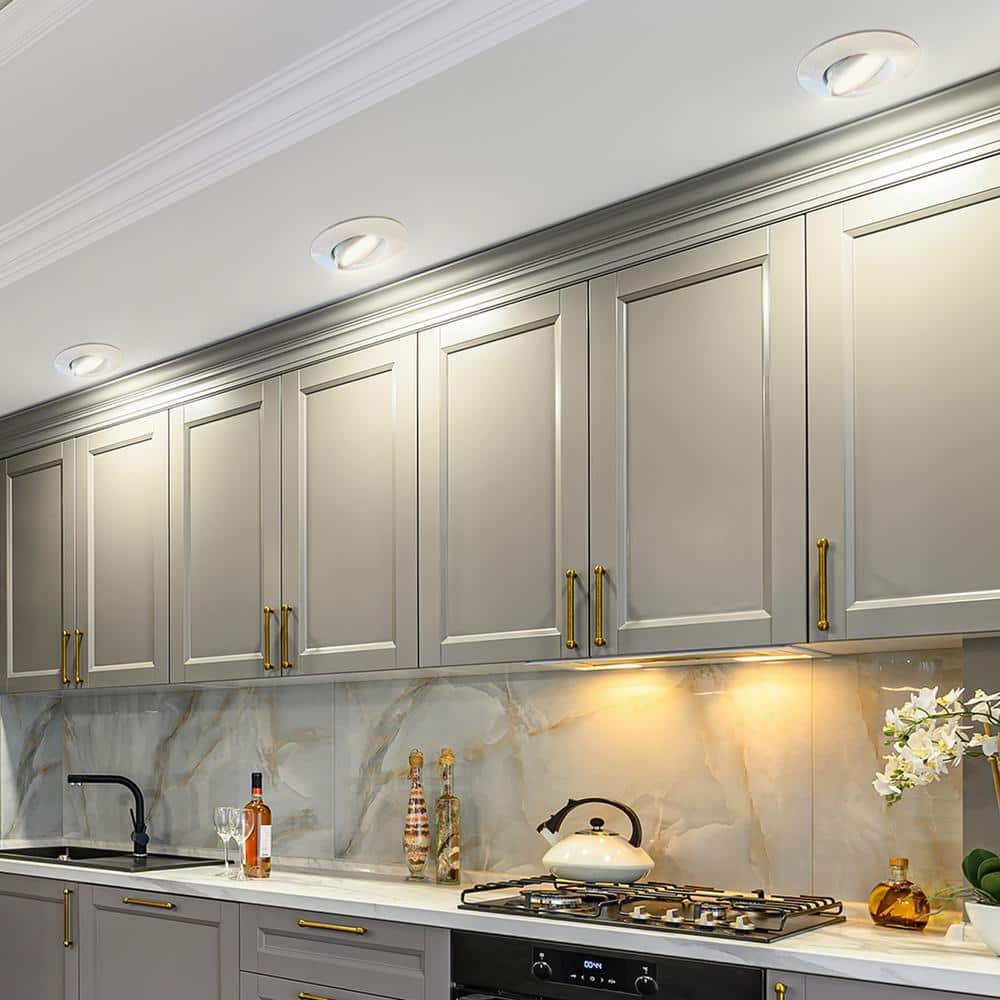 Adjustable White Aluminum LED Retrofit Downlight with Gimbal