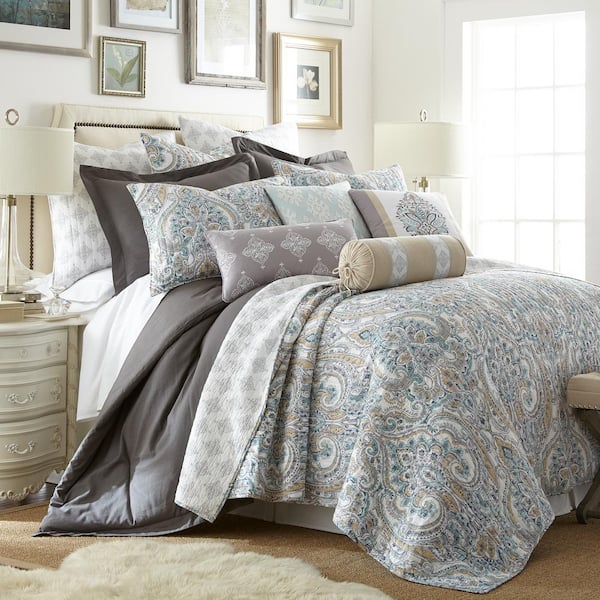 Queen-Size Quilt – Liberty Home