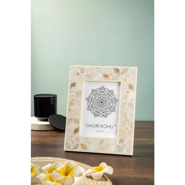 GAURI KOHLI Uday White Mother 5 in. x 7 in. of Pearl Picture Frame