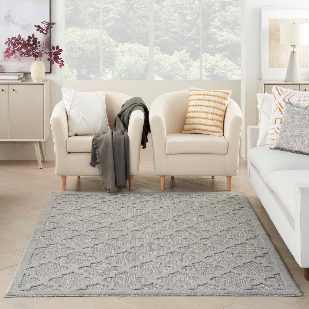Silver Grey Trellis 6' x 9' Handmade Synthetic Area Rug