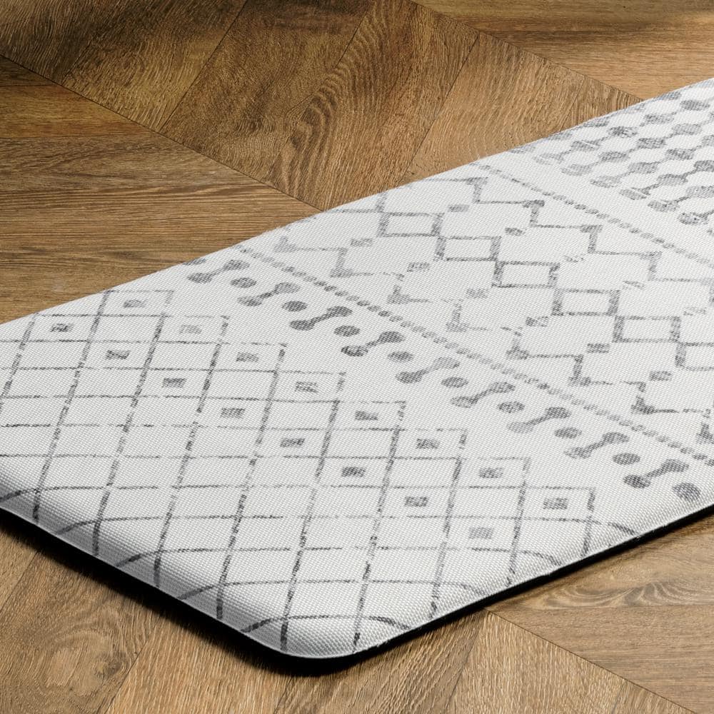 Light Gray Moroccan Pattern Anti-Fatigue Comfort Mat 18" x 30"