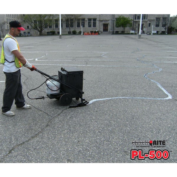 Pouring & Bulk Spreading with Squeegee 