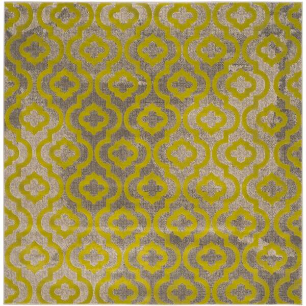 SAFAVIEH Porcello Light Grey/Green 7 ft. x 7 ft. Square Floral Area Rug