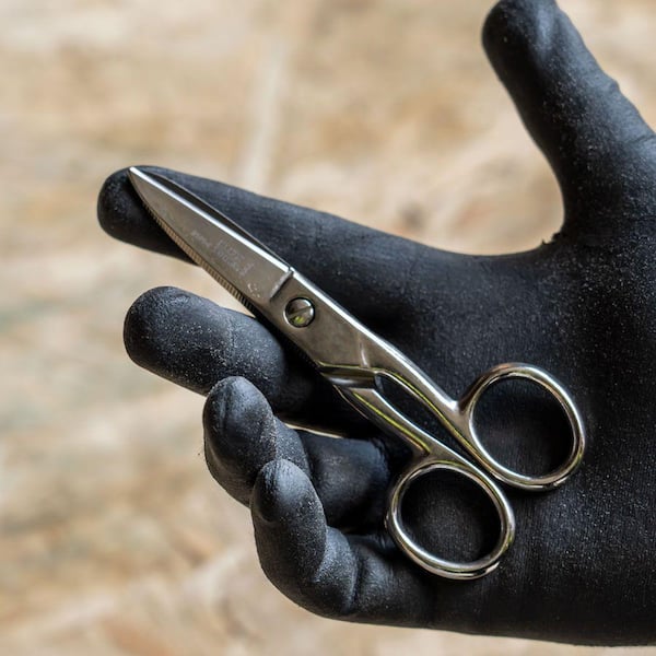 How to Hold Big-Loop Electrician's Scissors