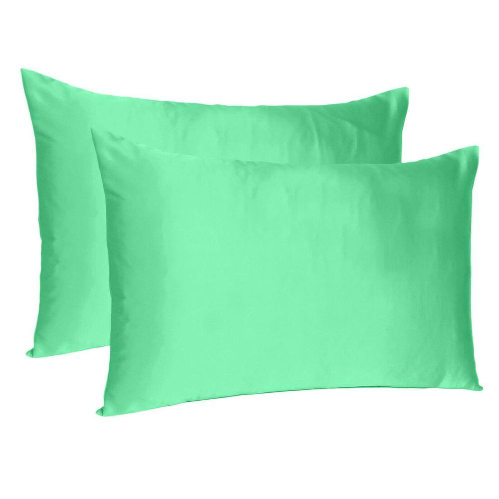 HomeRoots Amelia Green Solid Color Satin Queen Pillowcases (Set of 2