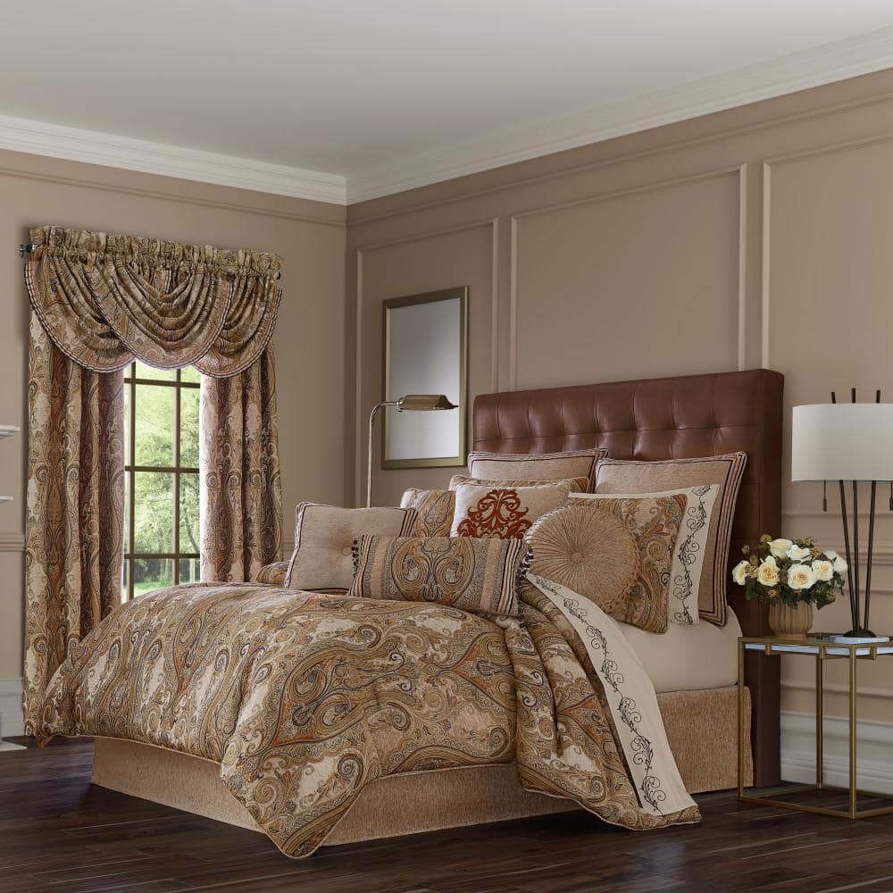 Lakeview 4-Piece. Beige Polyester California King Comforter Set 96 X 110 in