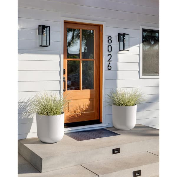 Kona Large White Plastic Round Planter with Drainage Holes (18.5 in. L x 18.5 in. W x 19.75 in. H)