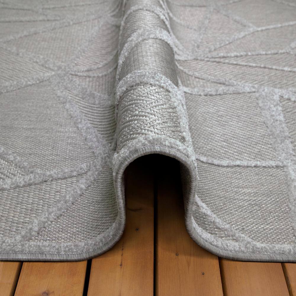 Modern Geometric Dual-Tone Gray Synthetic 4'x6' Area Rug