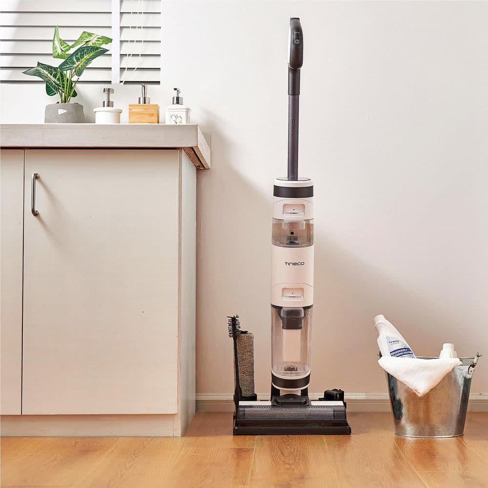 iFloor 3 White and Grey Cordless Wet/Dry Vacuum Cleaner