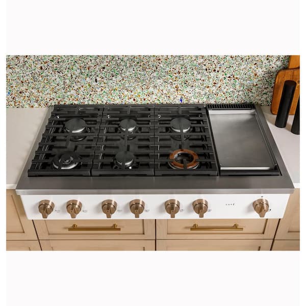 Cafe - CGU486P2TS1 - Café™ 48 Commercial-Style Gas Rangetop with